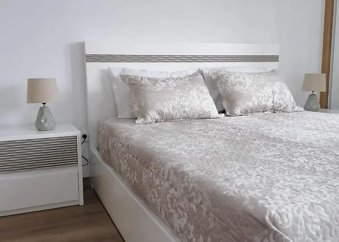 Casa Da Carreira * Мондин-ди-Башту